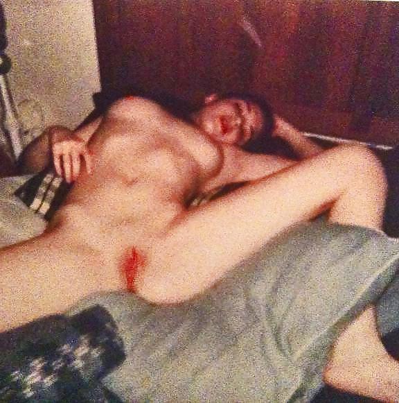 11P Polaroids of Naked Dental Nurse Elizabeth
