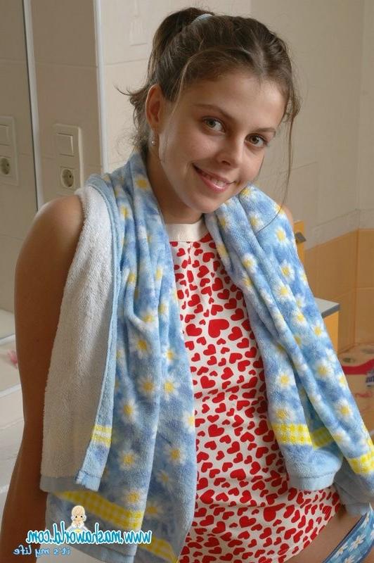 15P Cute teenie with hairless pussy