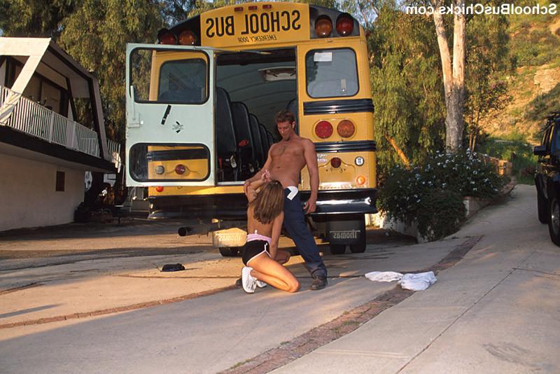 14P Sweet Schoolgirl Is Fucking The Schoolbus Driver