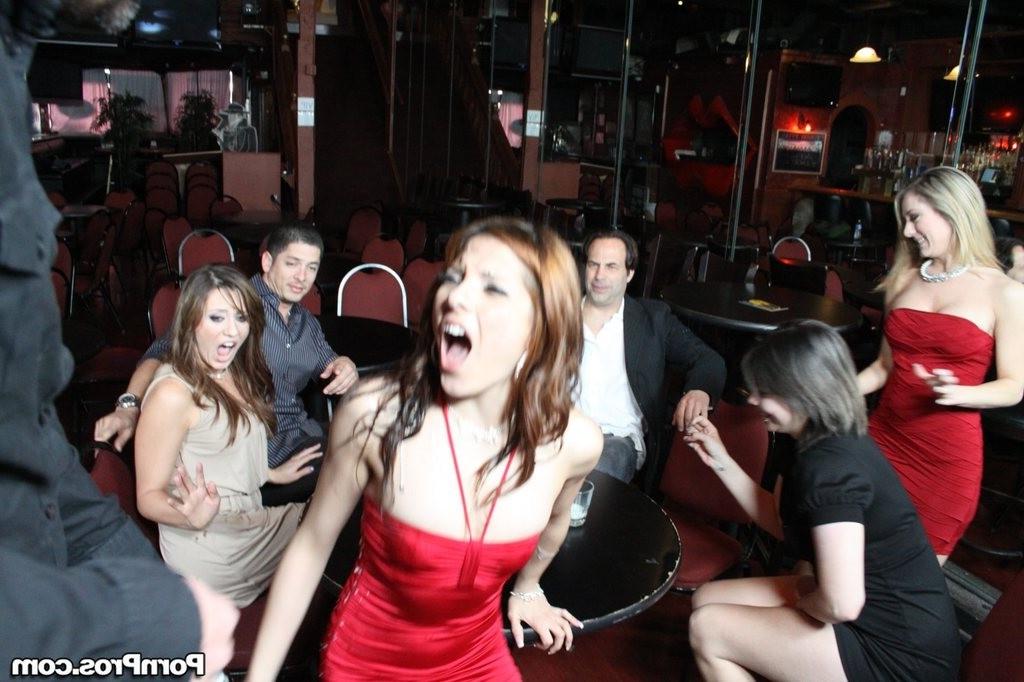 16P Evilyn Fierce and her friends creamed in an orgy