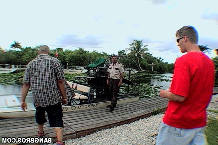 14P Outdoor blonde fucking at its best. Miami Everglades style!