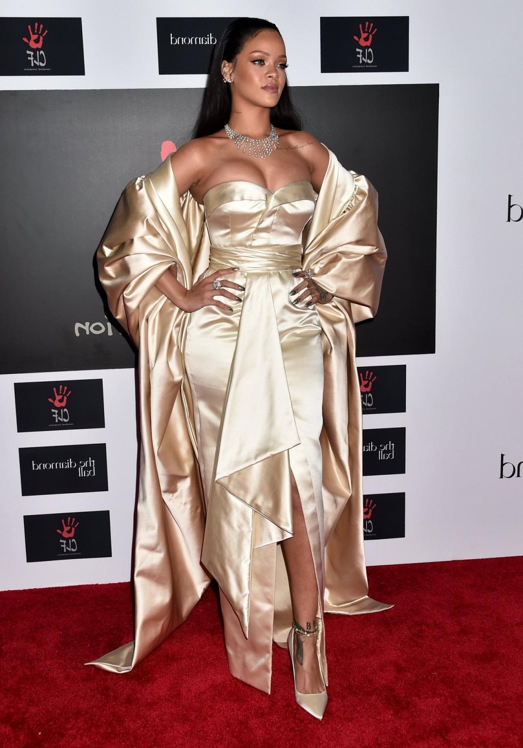 16P Busty Rihanna braless in strapless satin dress