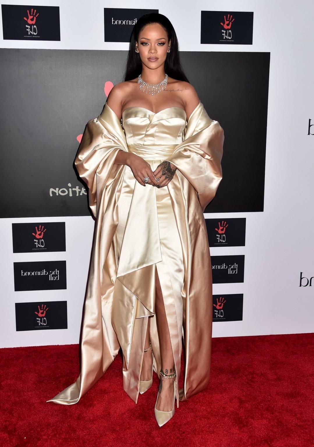 16P Busty Rihanna braless in strapless satin dress
