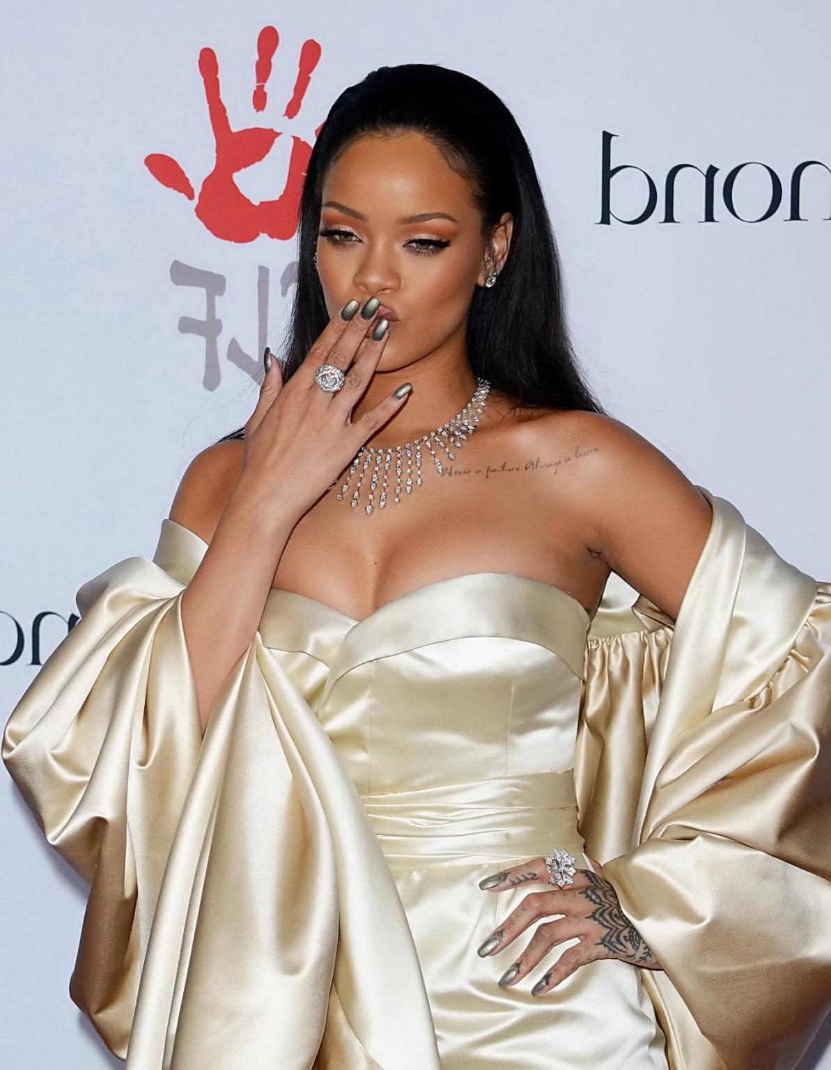 16P Busty Rihanna braless in strapless satin dress