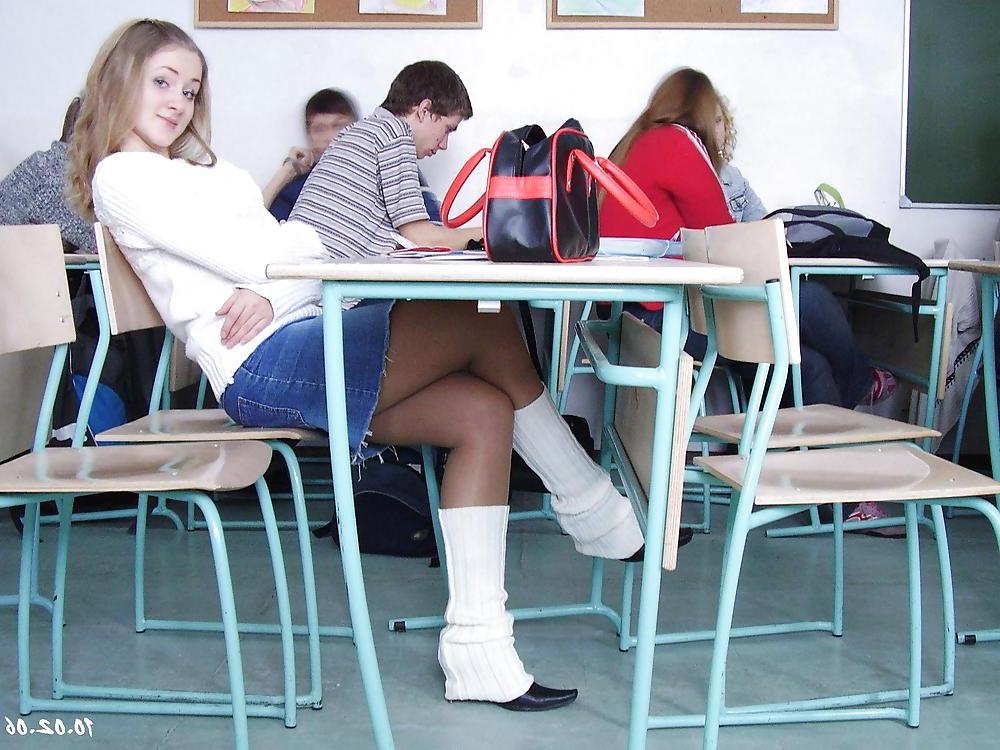 24P Nylon - Upskirt - Bein