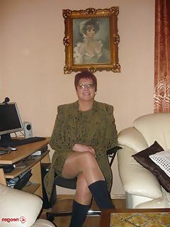 24P Nylon - Upskirt - Bein