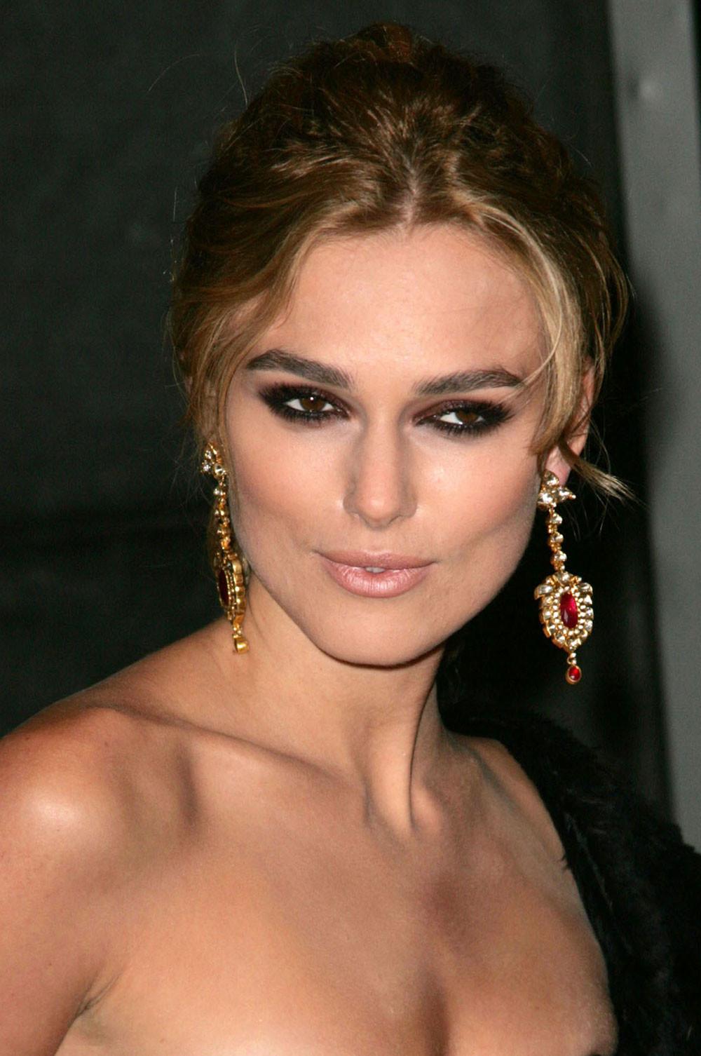 16P Keira Knightley revealing wet suckable nipples