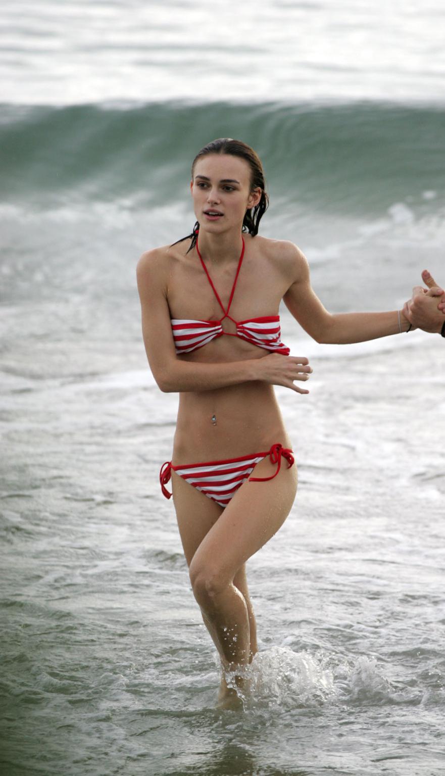 16P Keira Knightley revealing wet suckable nipples