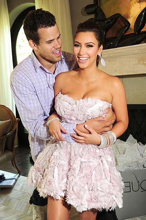 16P Kim Kardashian exposing sexy body and huge boobs on her wedding