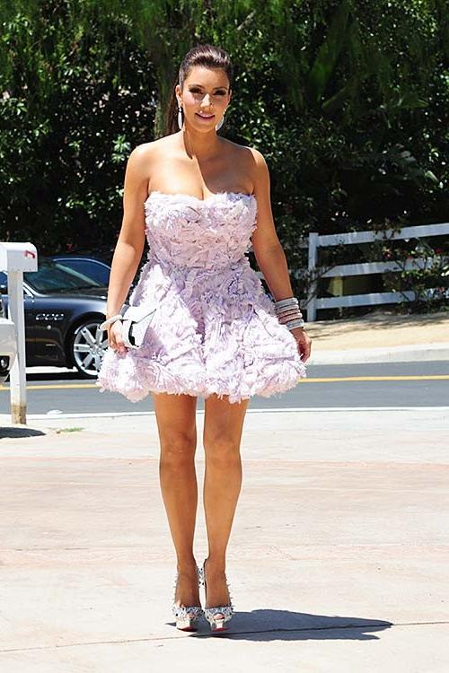 16P Kim Kardashian exposing sexy body and huge boobs on her wedding