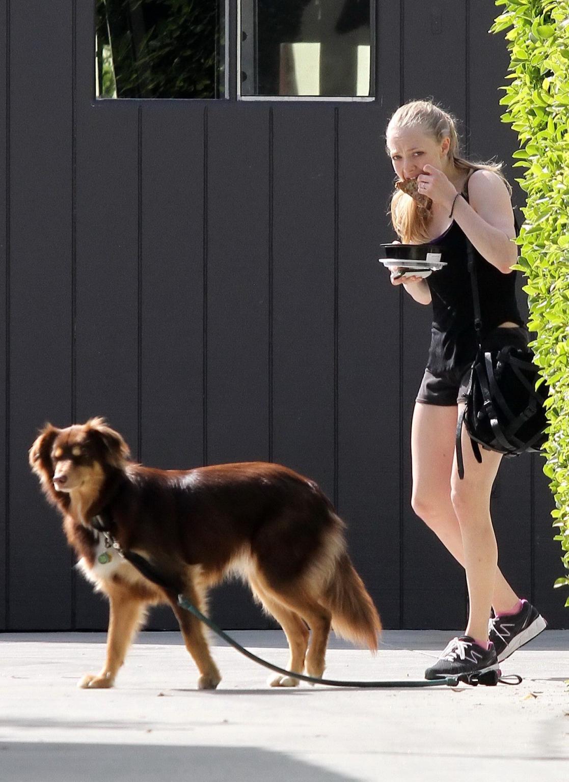 16P Amanda Seyfried shows her ass in shorts leaving the gym in Hollywood