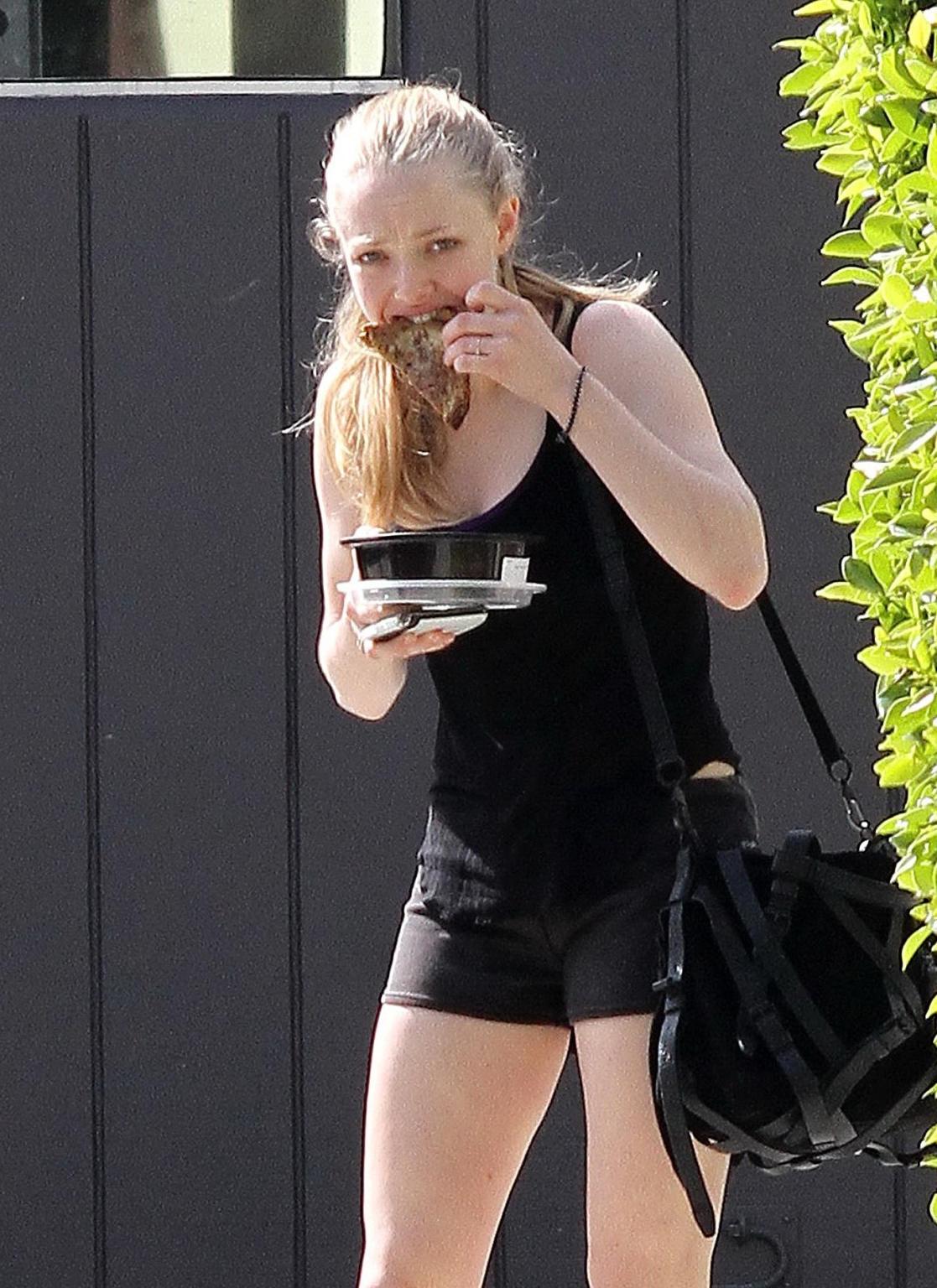 16P Amanda Seyfried shows her ass in shorts leaving the gym in Hollywood