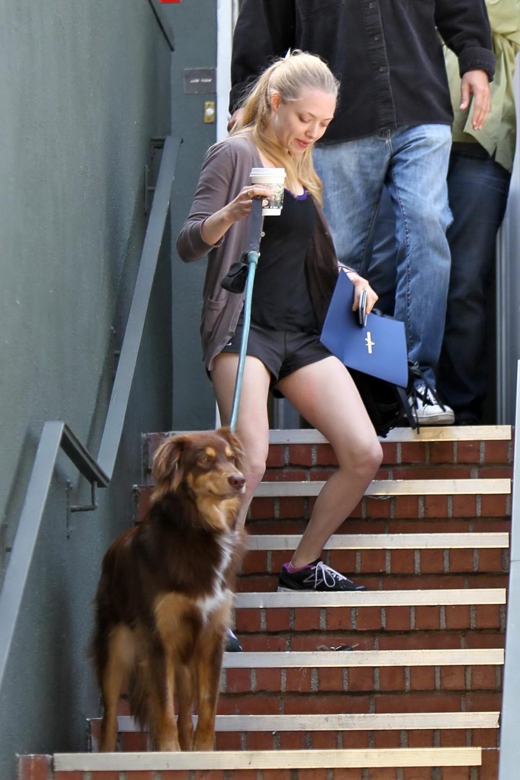 16P Amanda Seyfried shows her ass in shorts leaving the gym in Hollywood