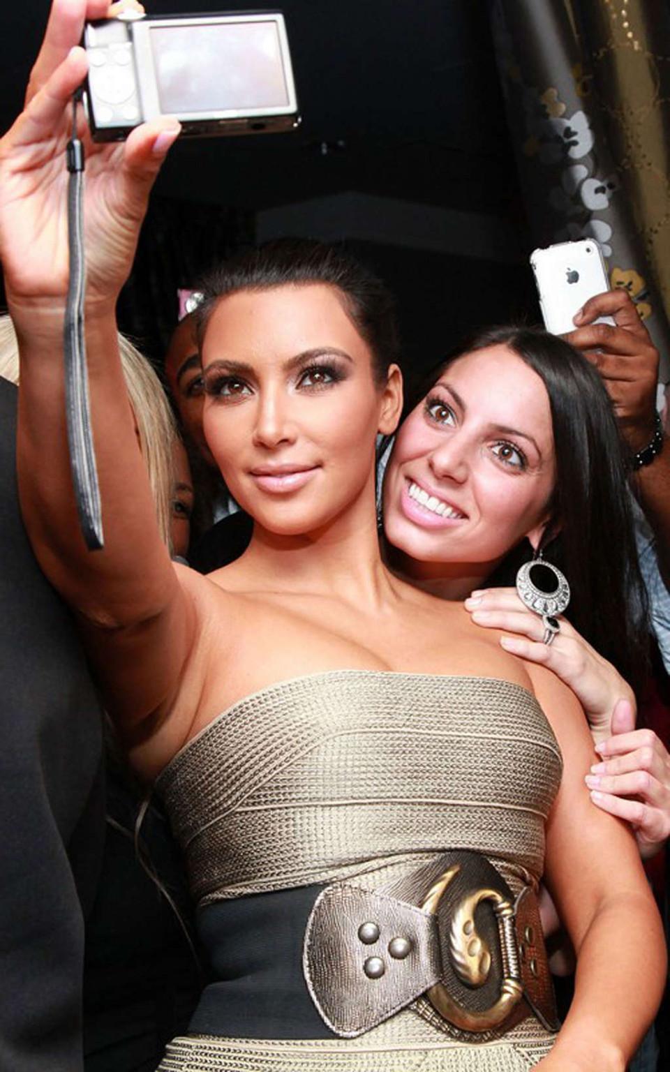 16P Kim Kardashian exposing fucking huge boobs and sexy body in bowling club