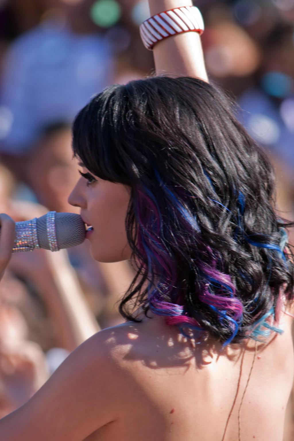 15P Katy Perry leggy  cleavy in latex dress performing at Dos Pueblos in Santa Barba