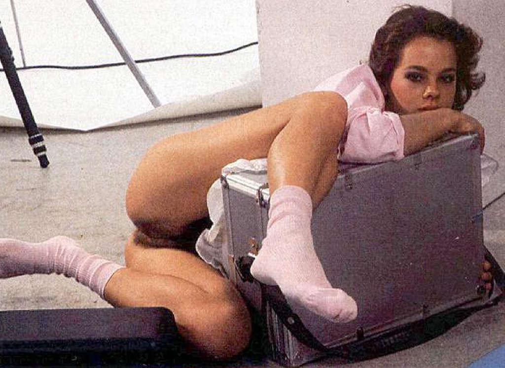 16P Claudia Christian exposing her fucking sexy nude body and wet pussy
