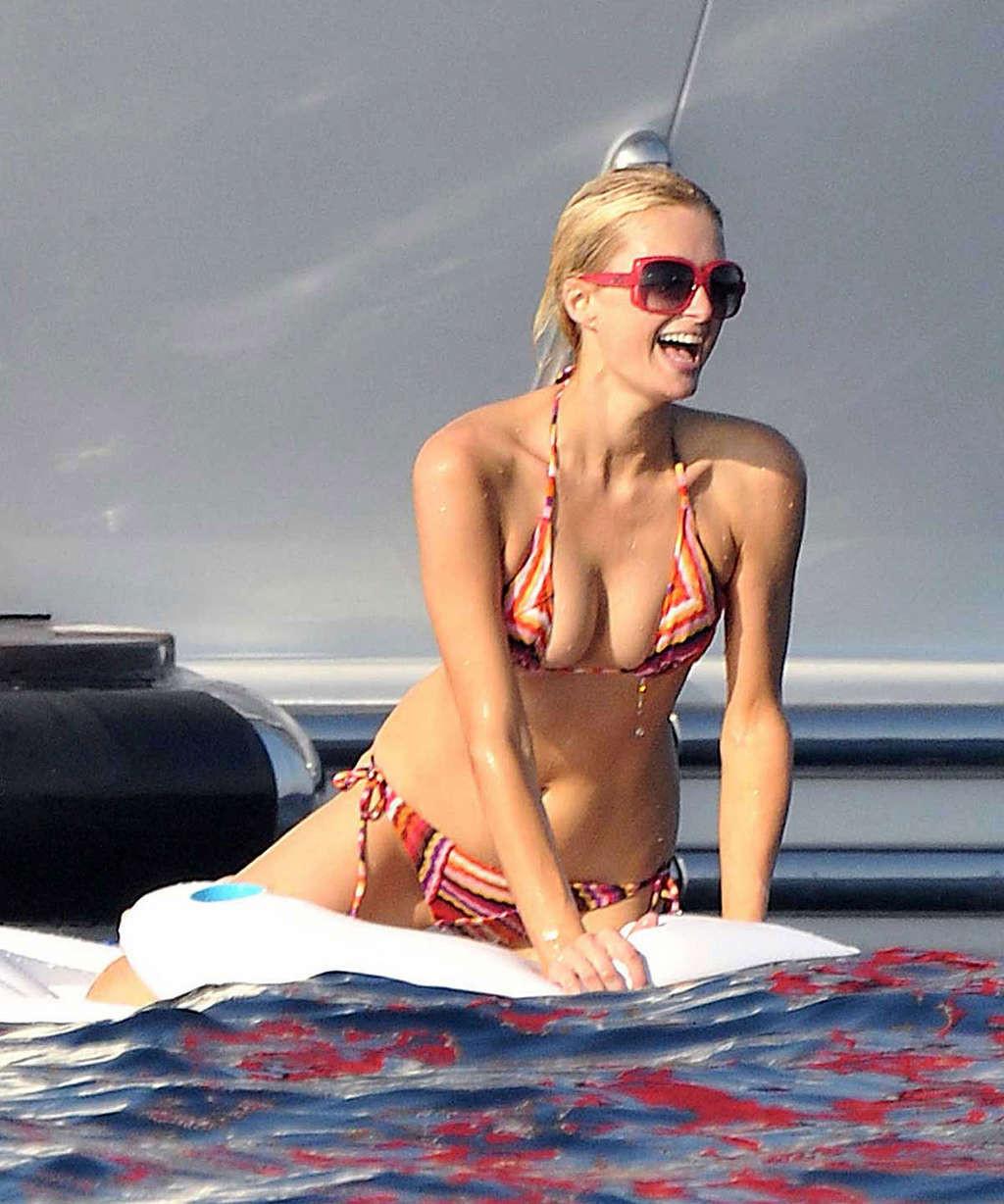 10P Paris Hilton jumping off the yacht in bikini and partying in nightclub paparazzi