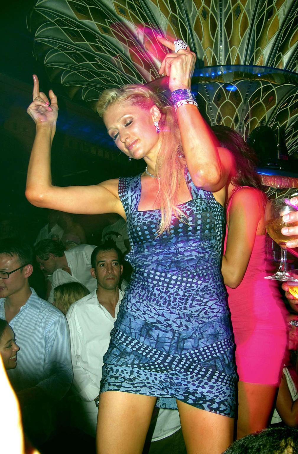 10P Paris Hilton jumping off the yacht in bikini and partying in nightclub paparazzi