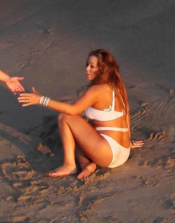 15P Mariah Carey big boobs in wedding dress