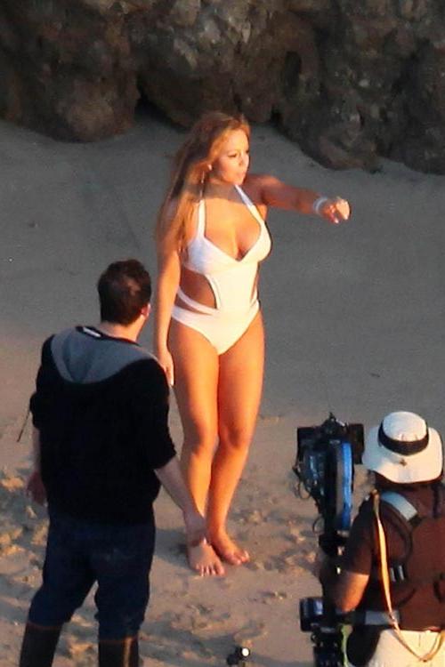 15P Mariah Carey big boobs in wedding dress