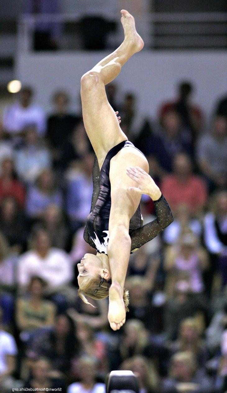 16P Gymnast spreading legs