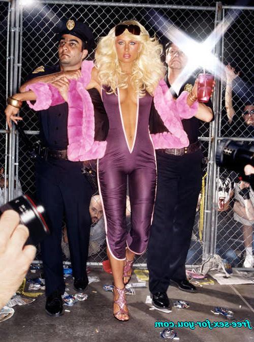 16P Paris Hilton posing naked and in fishnet stockings