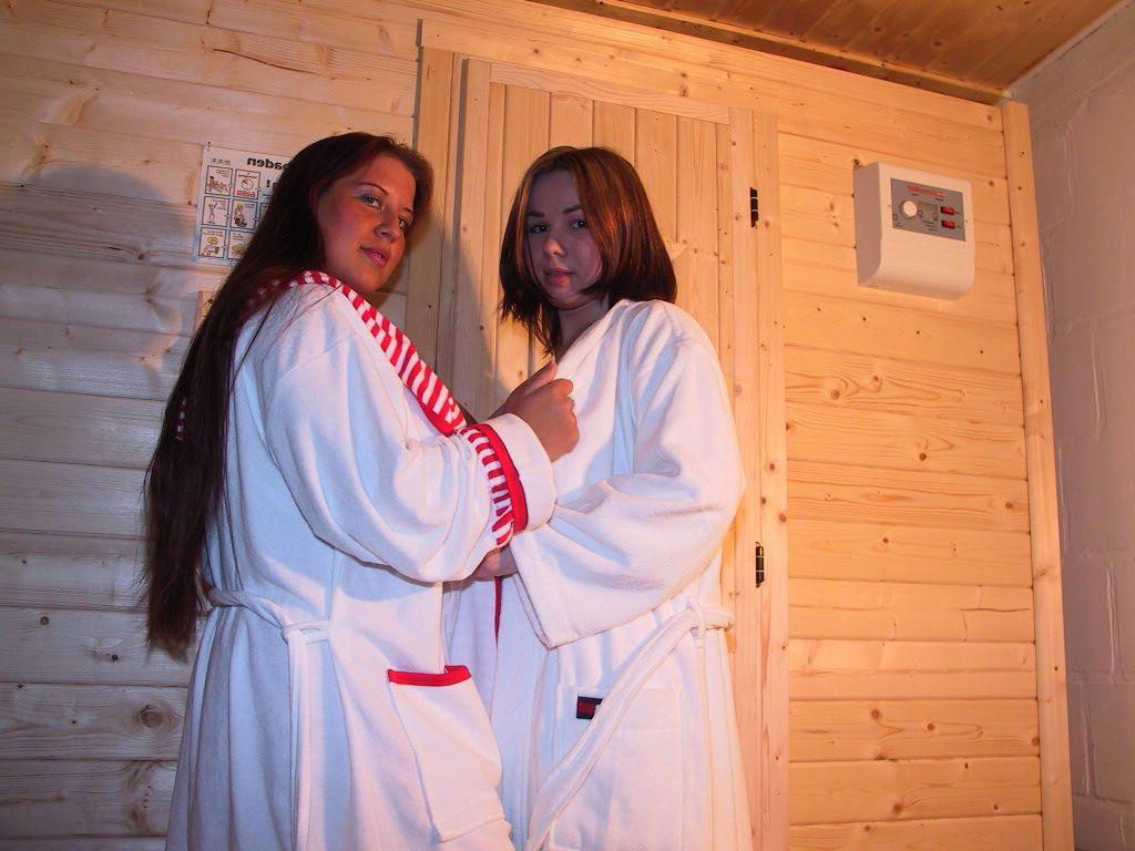 15P Hot lesbo fatties fucking in sauna