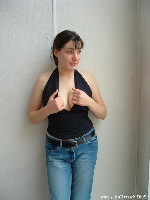 17P Twenty Year Old Angela Shows First Time Titties