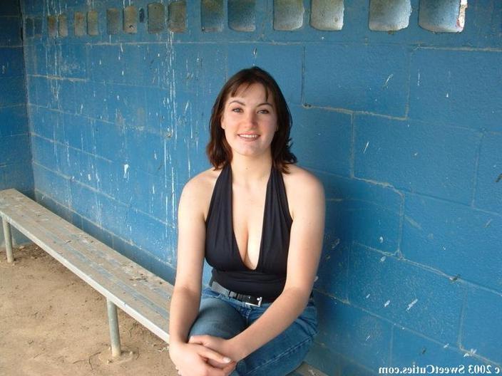 17P Twenty Year Old Angela Shows First Time Titties