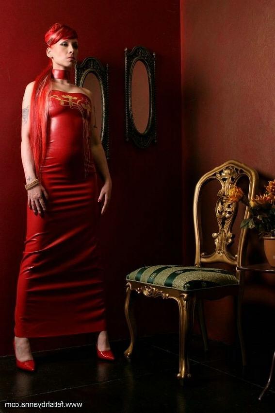 11P red latex fetishist