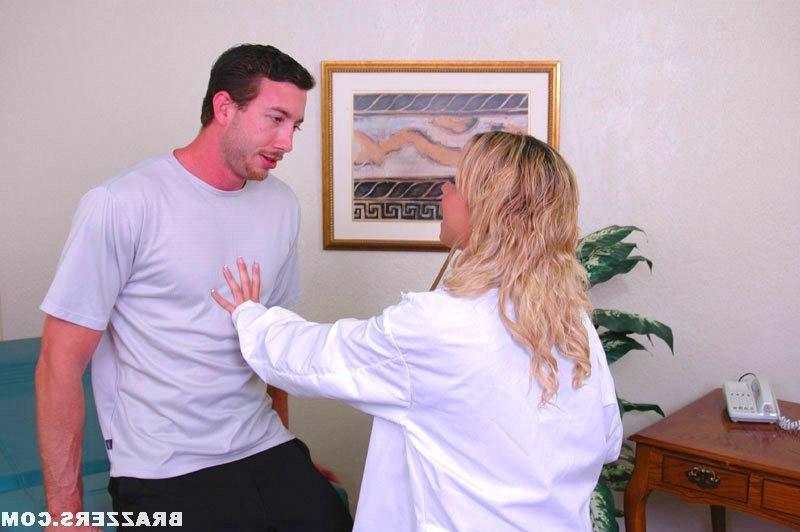 16P Beautiful 18yr nurse blows an old patients shaft and gets banged