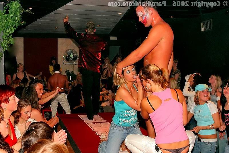 20P Clown strips and cums on drunk willing girls at a party