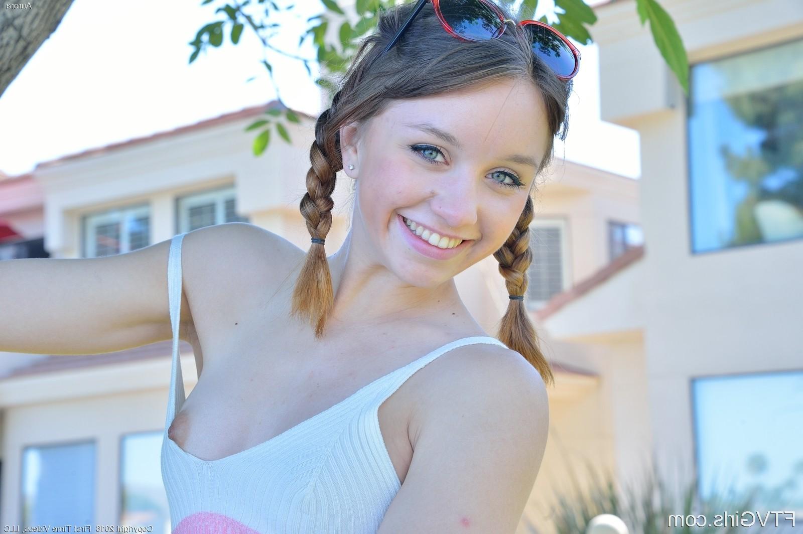 16P Aurora That Girl In Pigtails