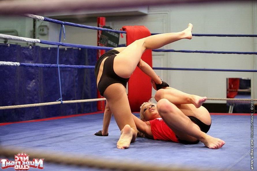 16P Aleksa Diamond and Cristal at lesbo wrestling club