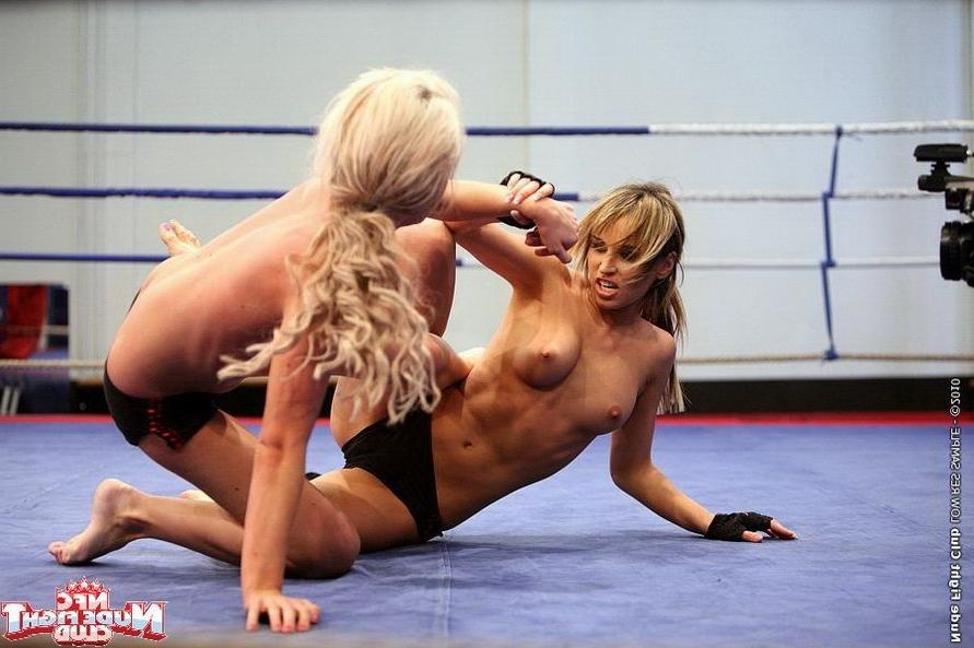 16P Aleksa Diamond and Cristal at lesbo wrestling club