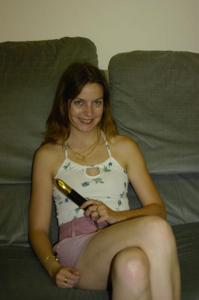 17P Dirty First Time House Wife Gets Busy Wanking With Her Dildo