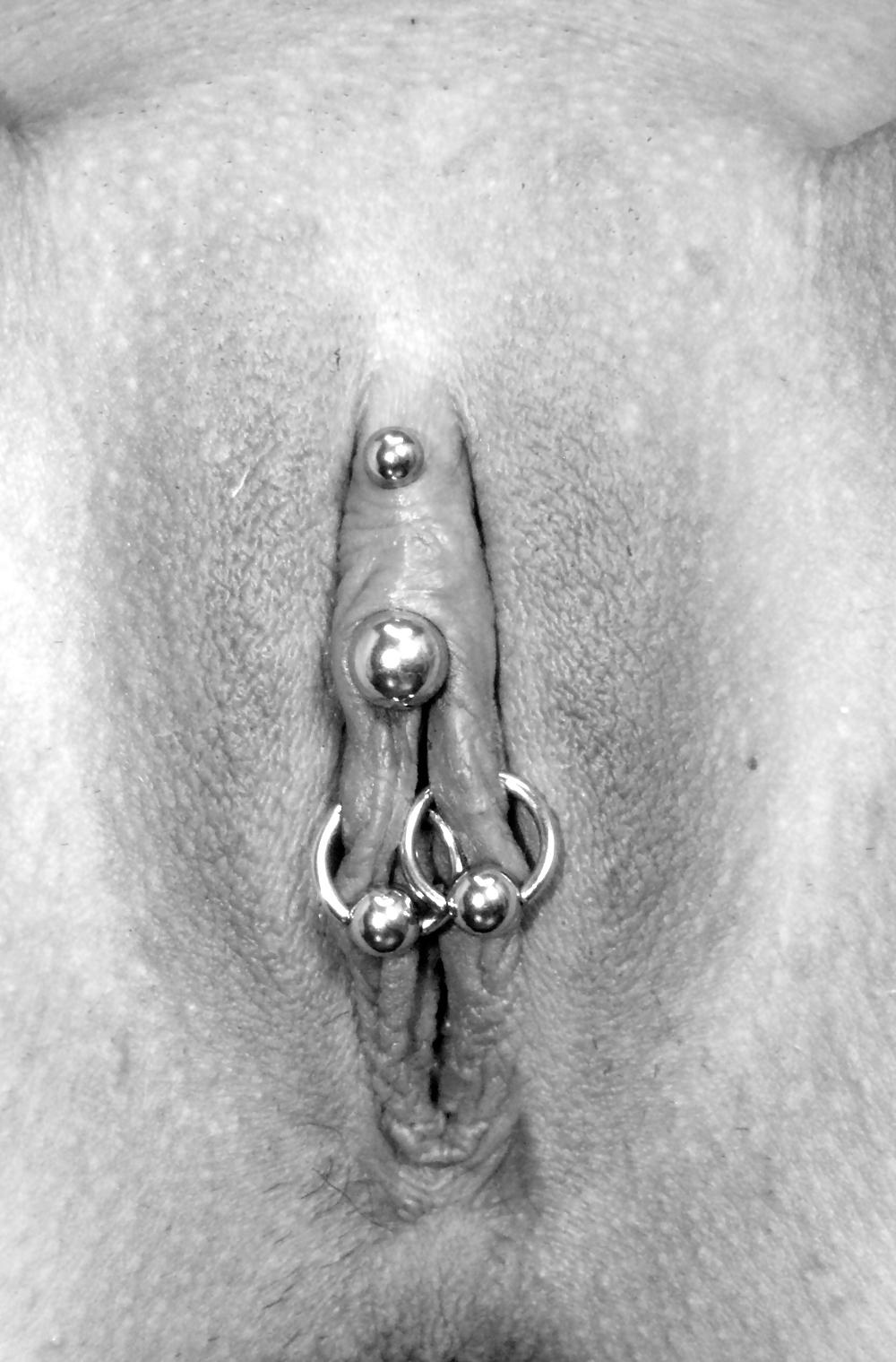 25P Bulgarian Female Genital Piercing