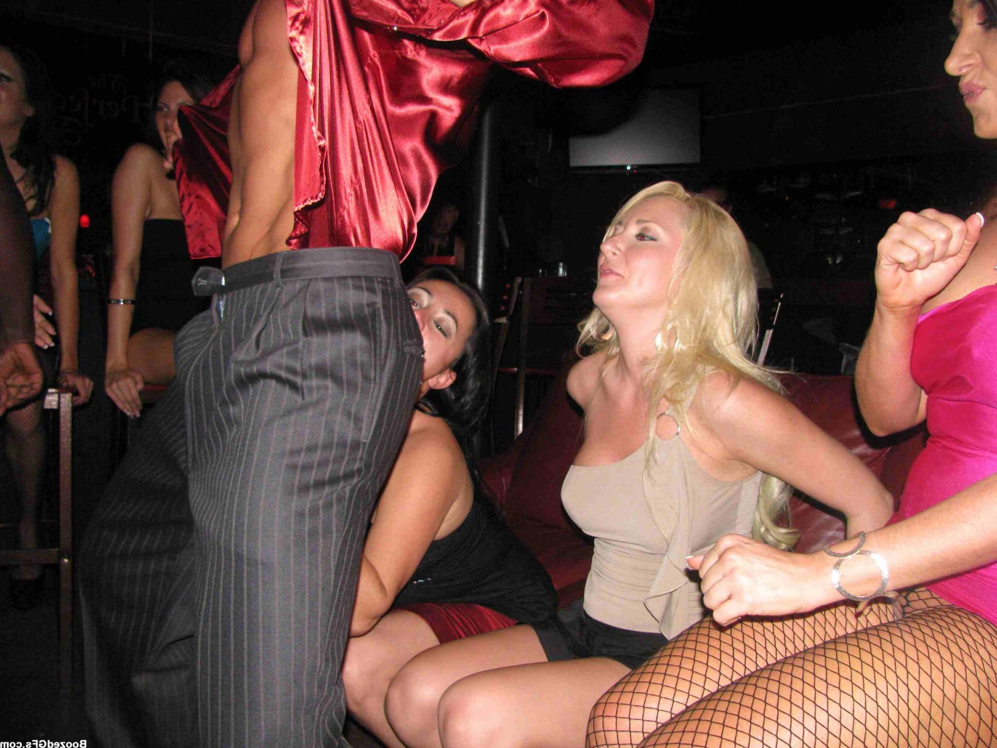 16P Hot bodied male strippers seduce babes in the private club
