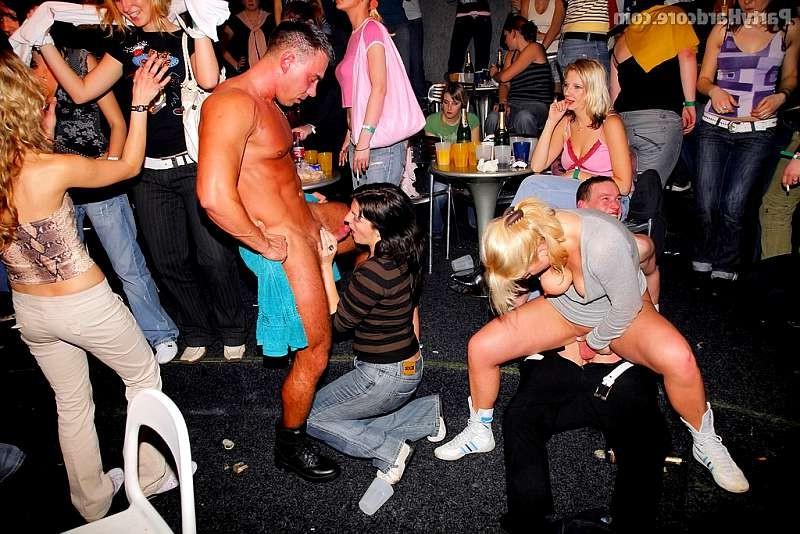 20P Teen clubbers first experience with porn in public