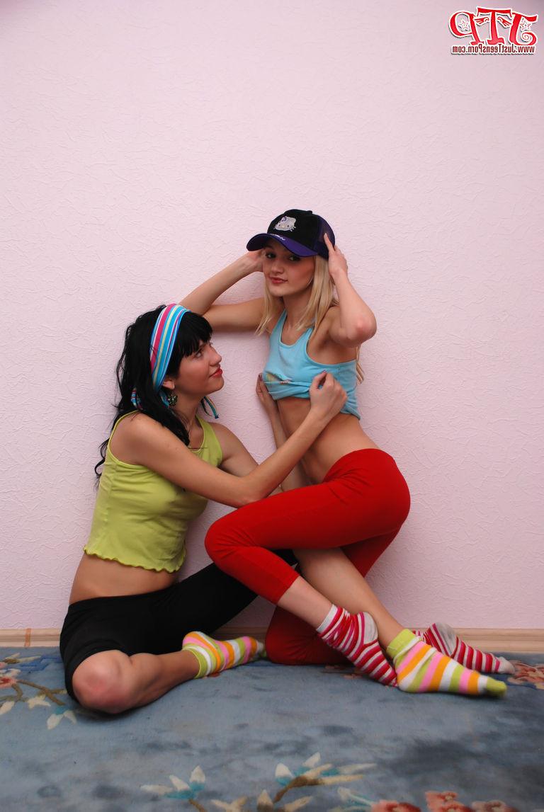 20P Lovely teen lesbians
