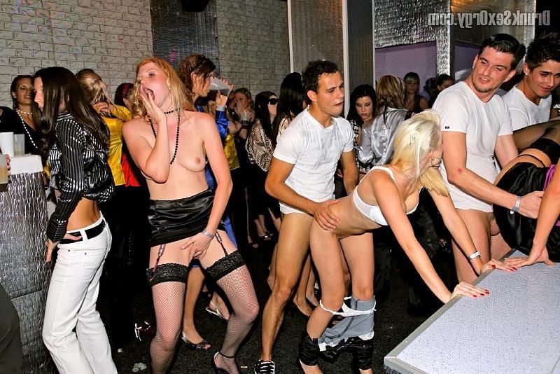 19P Bubble butts get filled with meat