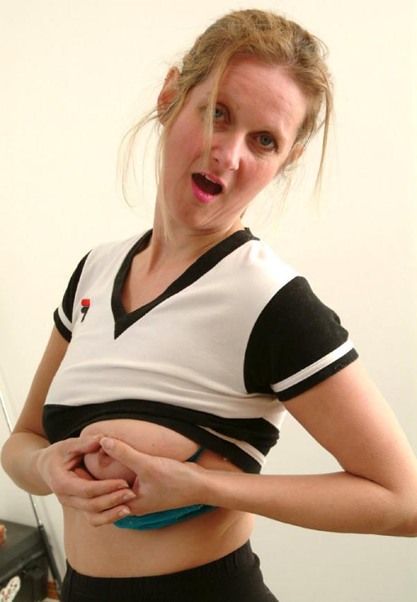 20P Pigtailed blond mature naked in gym