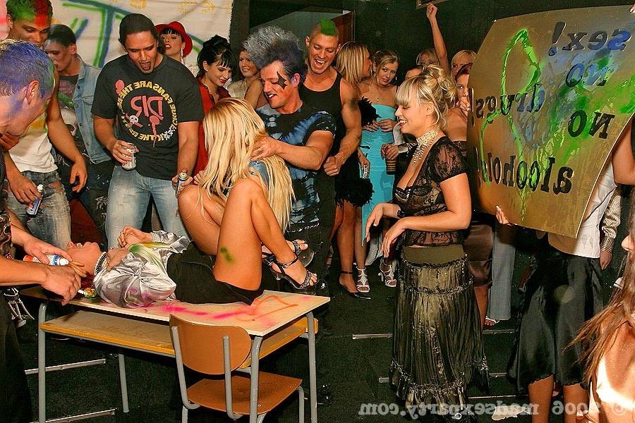 16P Wild mad sex party in underground club