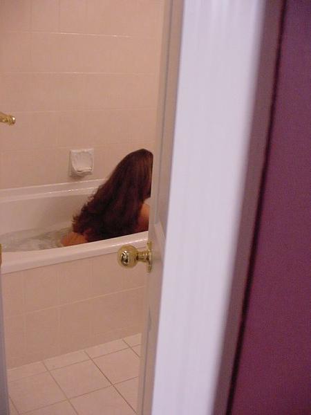 17P Voyeur watching babe in bathtub