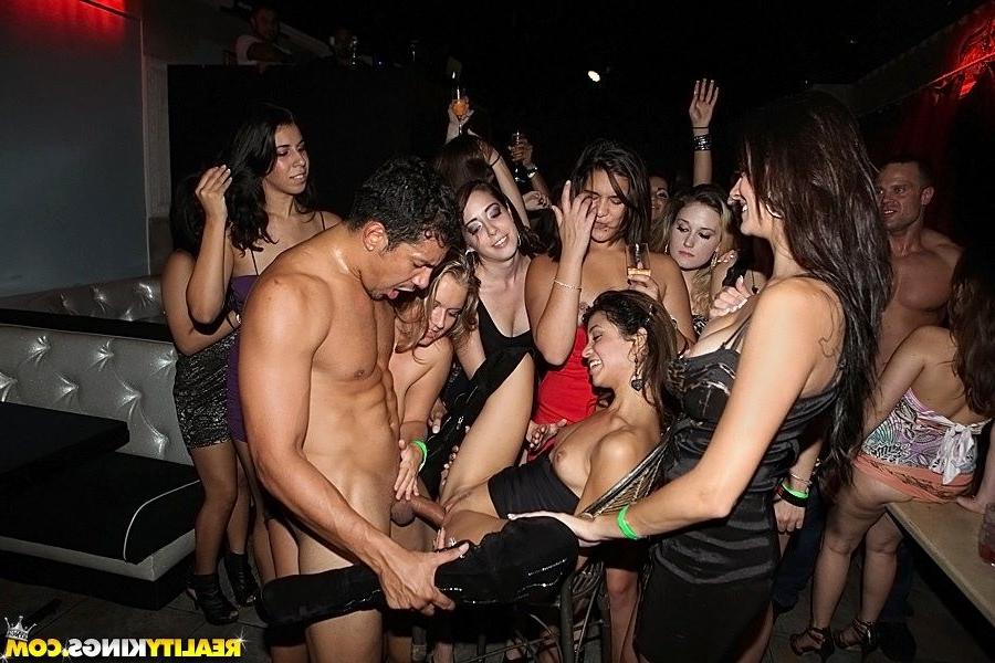 16P Vip club fucking with a bunch of shameless teens