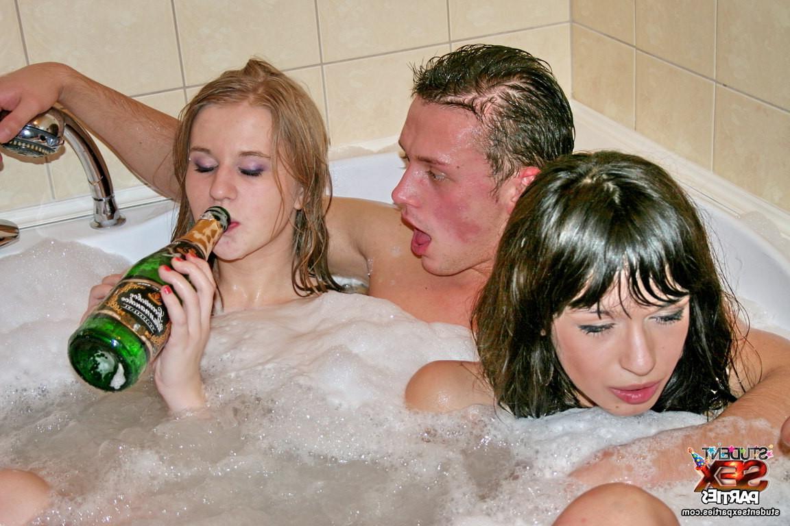 16P Drunk college students fucking at a hot tub orgy