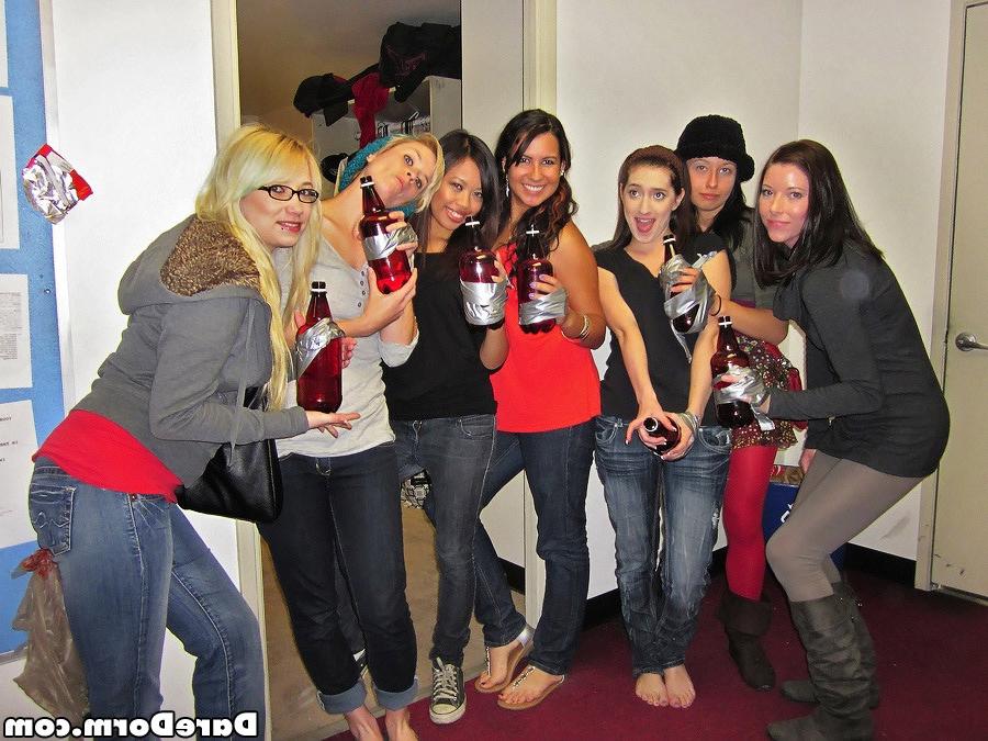 16P Teen college students fucking at a dorm party
