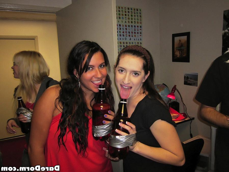 16P Teen college students fucking at a dorm party