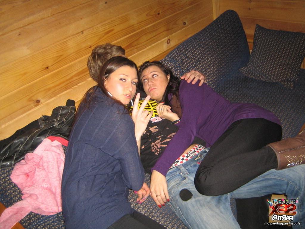 16P Drunk college students fucking at party