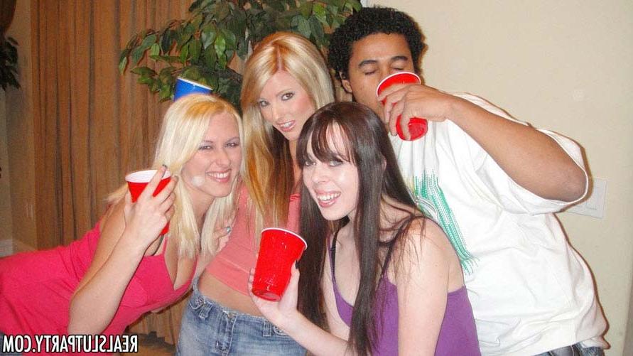 17P Drunk coed hotties getting insane at hardcoe orgy sex party